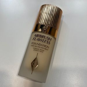 Charlotte tilbury airbrush flawless foundation in 3 warm